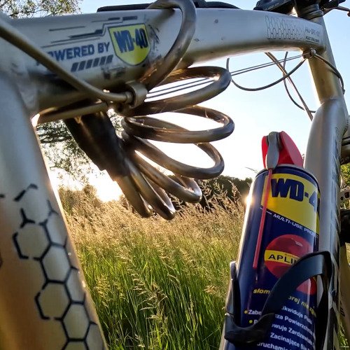 WD 40 Forma na lata