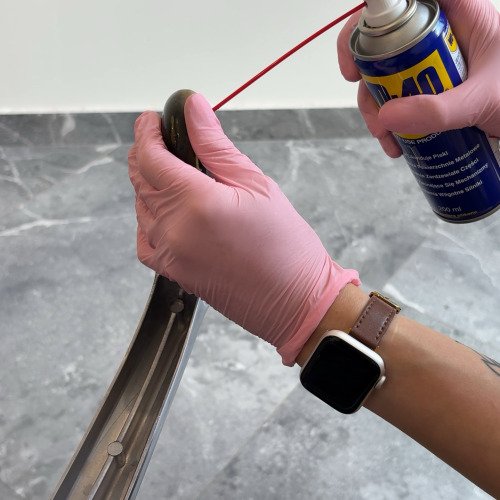 WD-40 w salonie kosmetologicznym