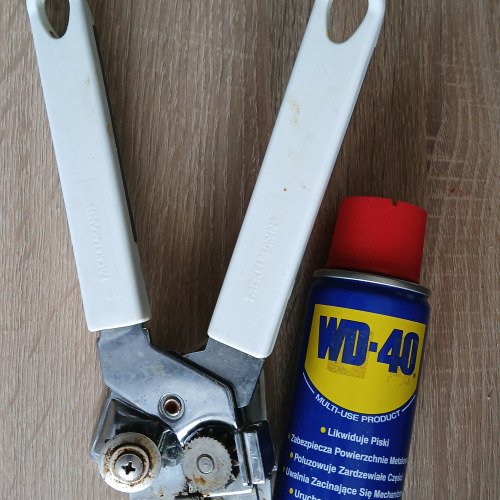 Otwieracz do konserw.