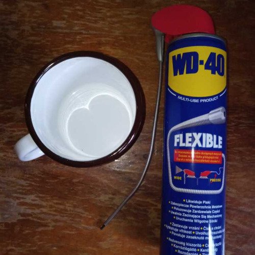 WD-40 do zadań specjalnych-nawet emaliowane garnuszki Mu ufają!